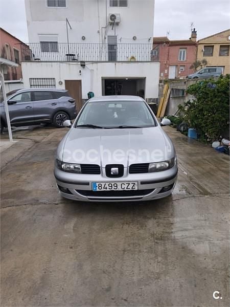 Usado Seat Leon Stella 105 CV (77 kW) 2004 Gris / plata Utilitario