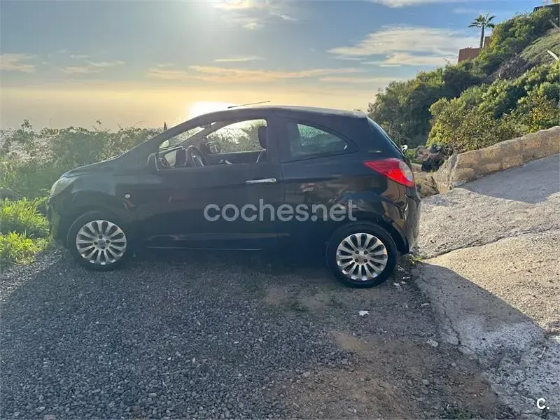 Usado Ford Ka Trend 69 CV (50 kW) 2009 Negro Utilitario