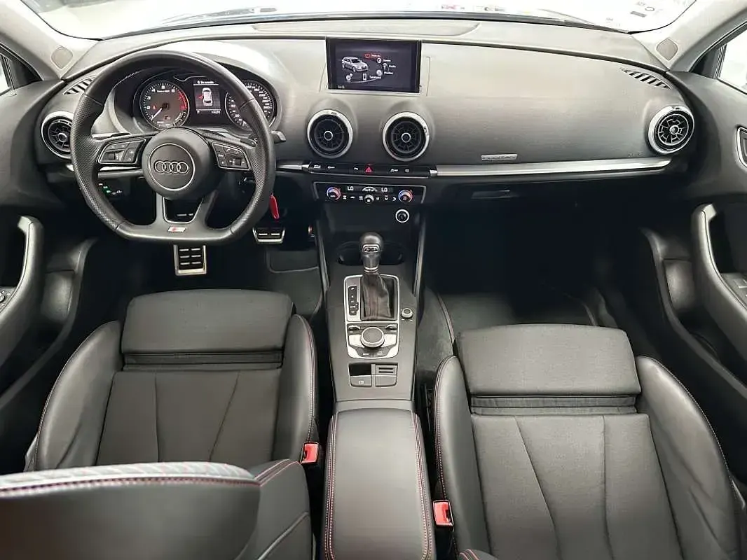 Usado Audi S3 Sportback 310 CV (228 kW) 2018 Negro Utilitario