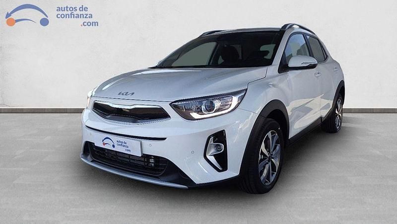 Blanco Nuevo 2025 Kia Stonic SUV | 21.400 € (Un poco caro) - Imagen 1/4