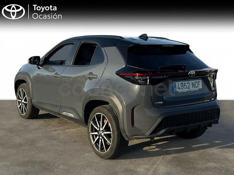Usado Toyota Yaris Cross Sport 132 CV (97 kW) 2025 Gris / plata SUV