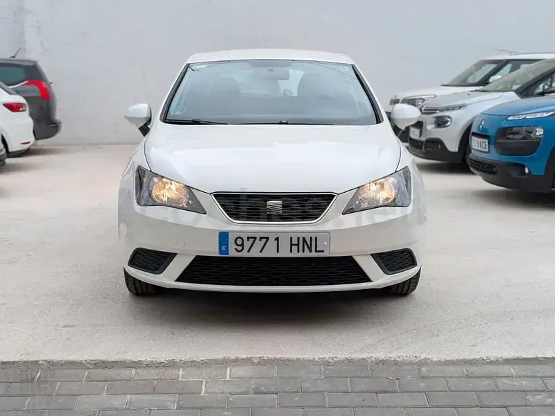 Usado Seat Ibiza Reference 70 CV (51 kW) 2013 Blanco Berlina