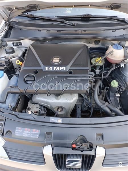 Gris / plata Usado 2000 Seat Cordoba Stella Berlina | 1700 € (Precio justo) - Imagen 1/4