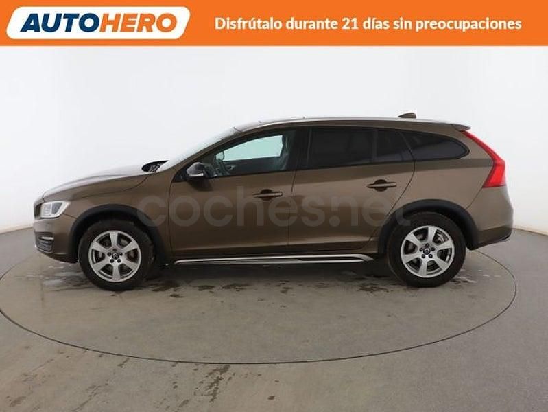 Usado Volvo V60 CC Pro 190 CV (139 kW) 2017 Marrón Familiar