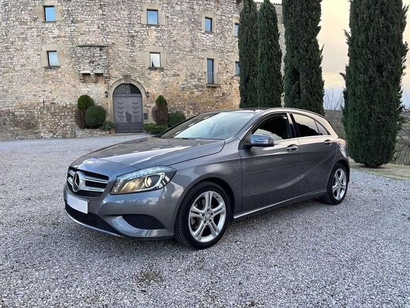 Gris Usado 2015 Mercedes A200 Urban Utilitario | 16.990 € (Precio justo) - Imagen 1/4