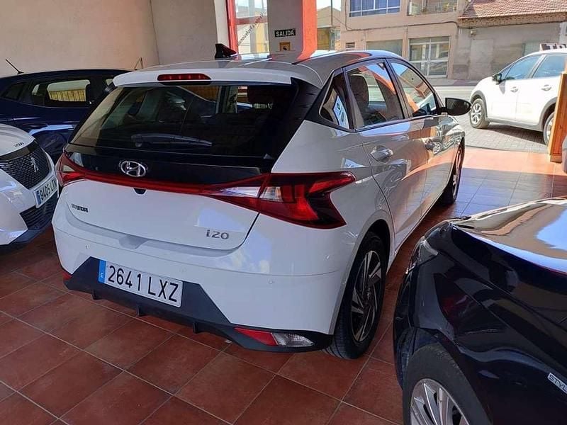 Usado Hyundai i20 101 CV (74 kW) 2022 Blanco Utilitario