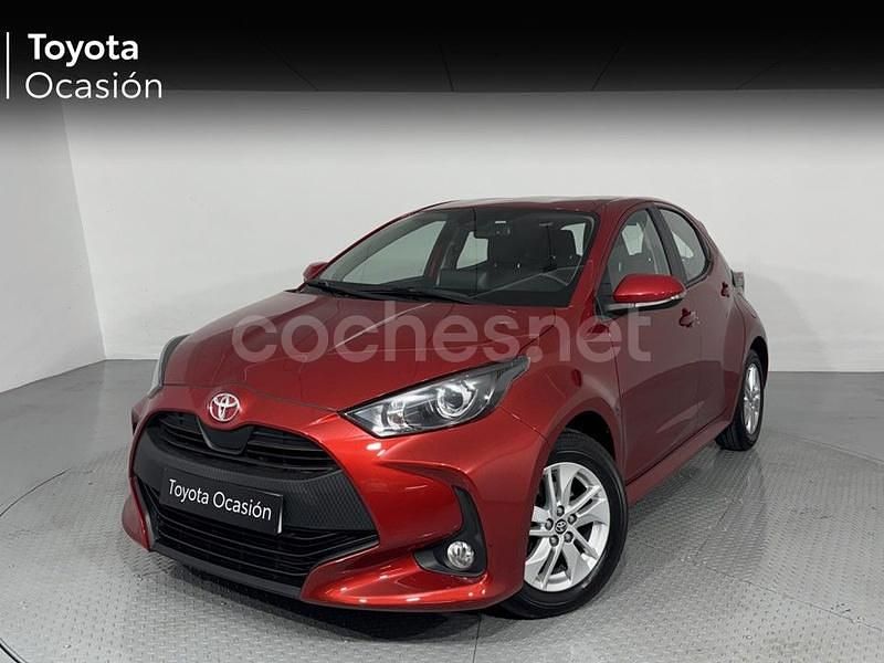 Rojo Usado 2024 Toyota Yaris Berlina | 19.800 € (Precio justo) - Imagen 1/4