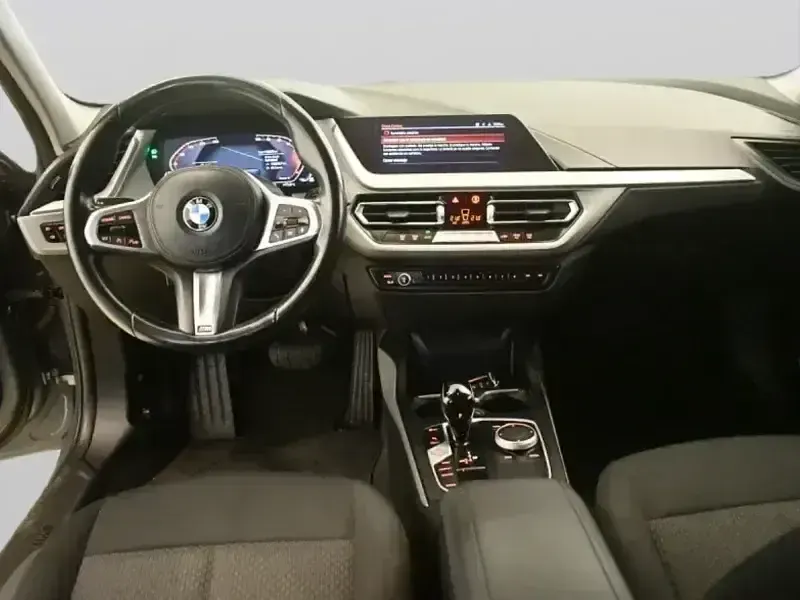 Käytetty BMW 116 116 HP (85 kW) 2023 Harmaa Viistoperä