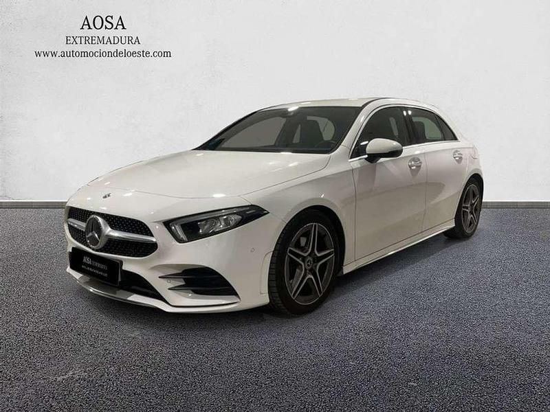 Usado Mercedes A180 AMG line 116 CV (85 kW) 2019 Blanco Utilitario