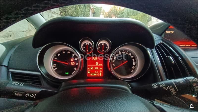 Usado Opel Zafira Tourer Excellence 140 CV (102 kW) 2016 Gris / plata Monovolumen