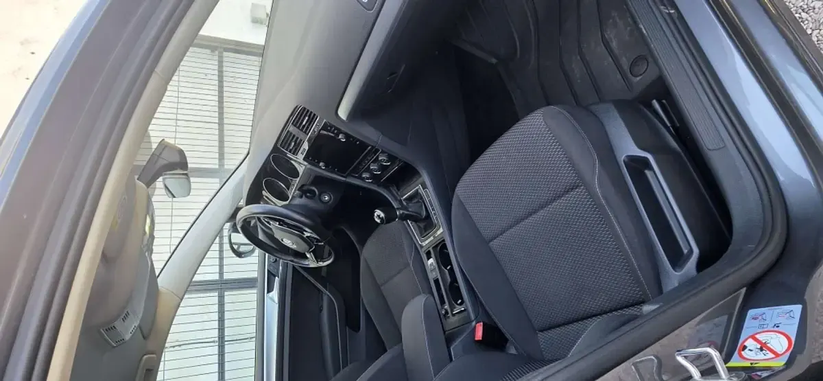 Usado VW Golf VIII Edition 131 CV (96 kW) 2020 Gris Utilitario