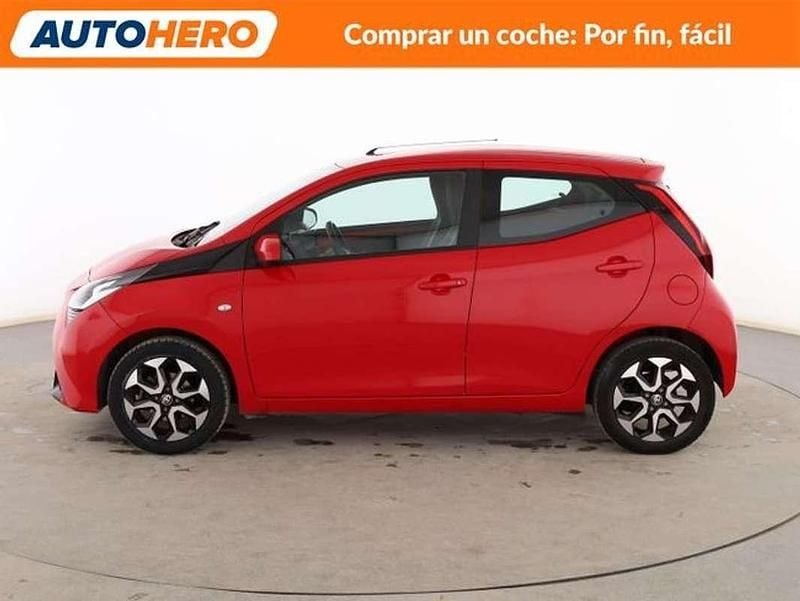 Usado Toyota Aygo X-wave 72 CV (52 kW) 2018 Rojo Utilitario