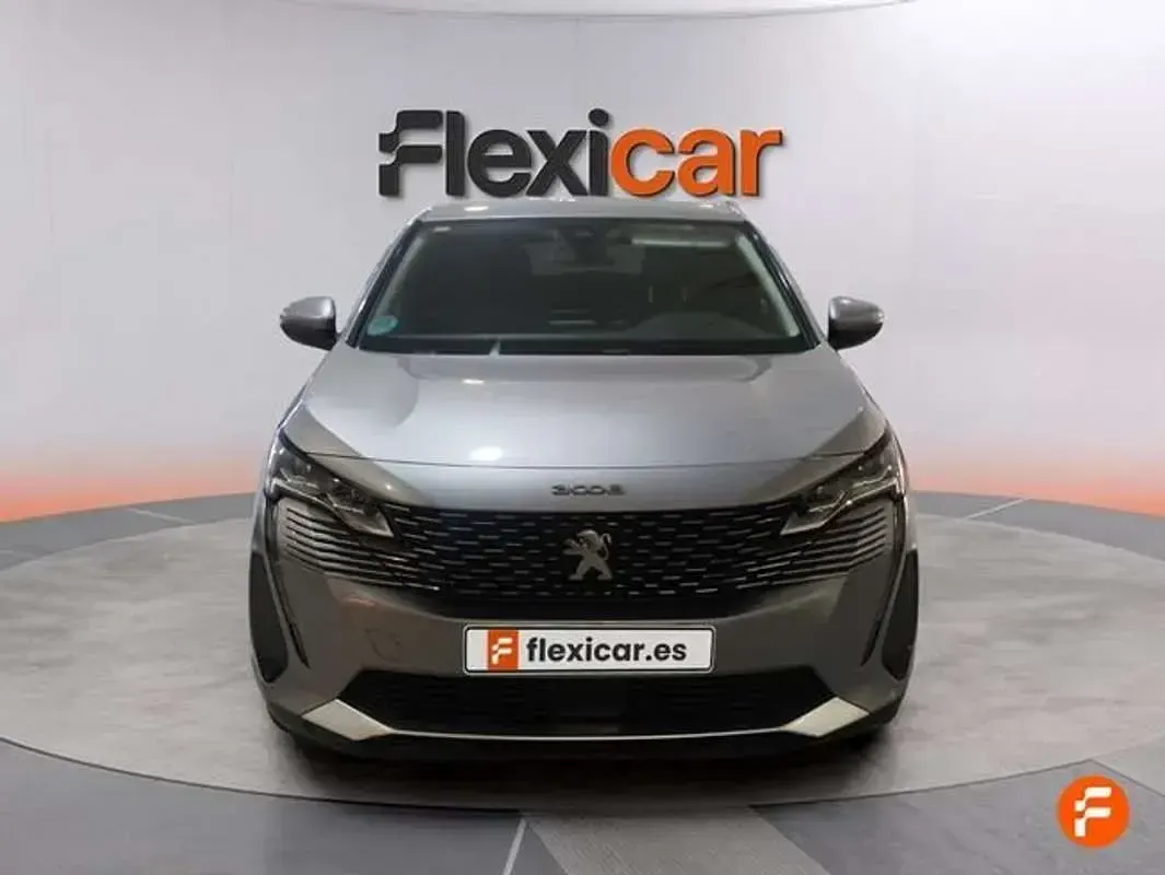 Usado Peugeot 3008 Allure 131 CV (96 kW) 2021 Gris SUV