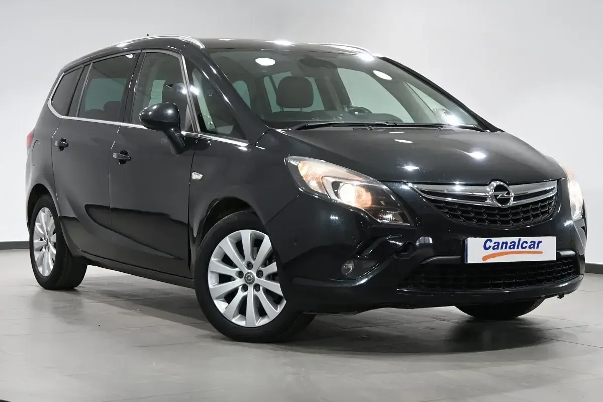 Usado Opel Zafira Tourer Selective 136 CV (100 kW) 2015 Negro Monovolumen