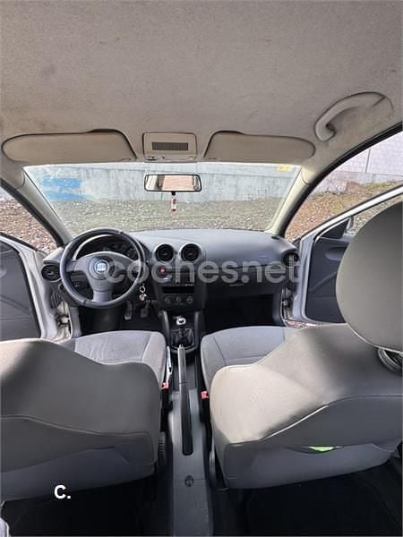 Usado Seat Cordoba Stella 100 CV (73 kW) 2003 Gris / plata Berlina