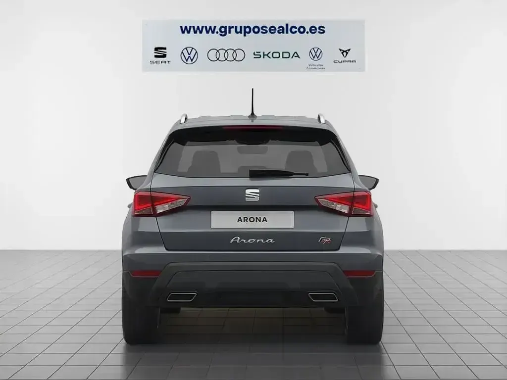Usado Seat Arona FR 116 CV (85 kW) 2025 Gris SUV