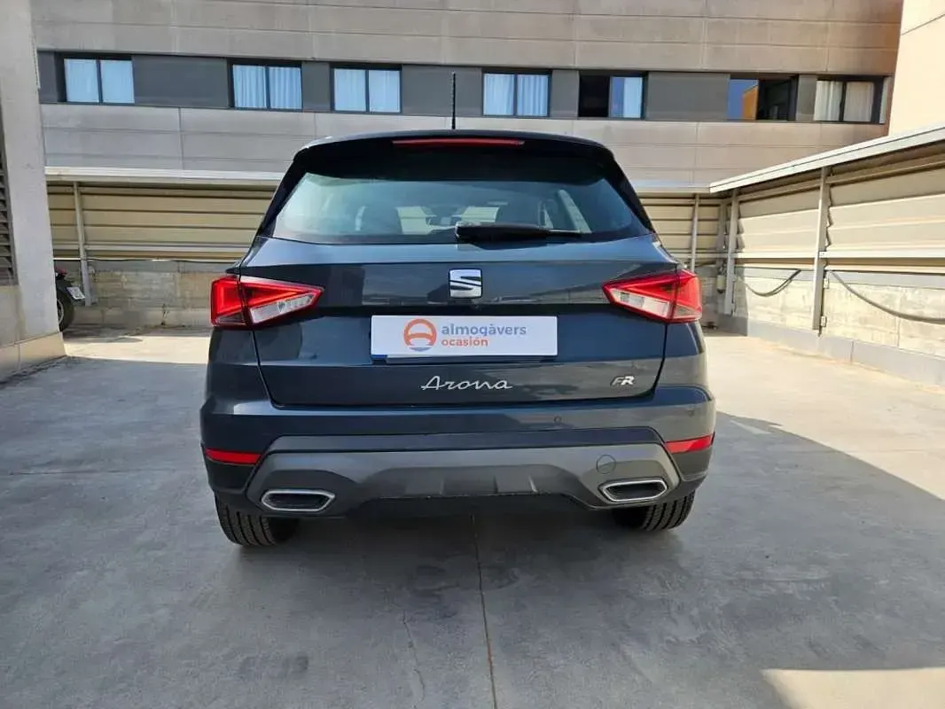 Usado Seat Arona FR 116 CV (85 kW) 2025 Gris SUV