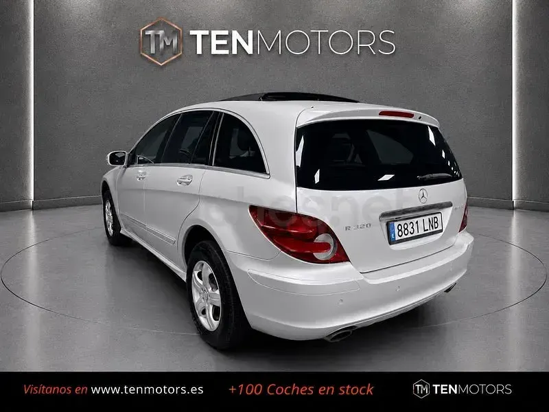 Usado Mercedes R320 224 CV (164 kW) 2008 Gris / plata Familiar
