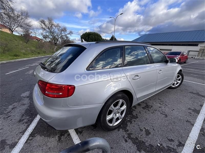 Usado Audi A4 120 CV (88 kW) 2010 Gris / plata Familiar