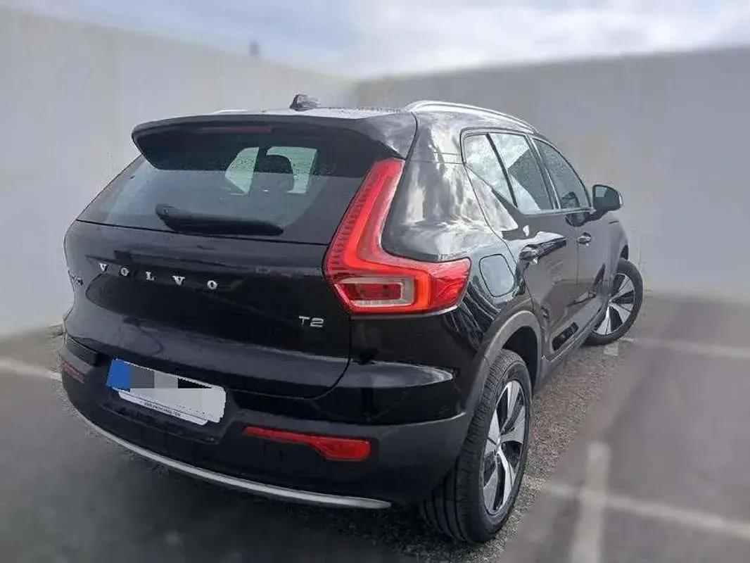 Usado Volvo XC40 Momentum 129 CV (94 kW) 2022 Negro SUV