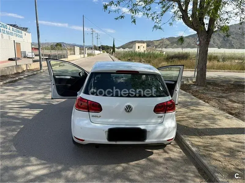 Usado VW Golf VII Advance 105 CV (77 kW) 2012 Blanco Berlina