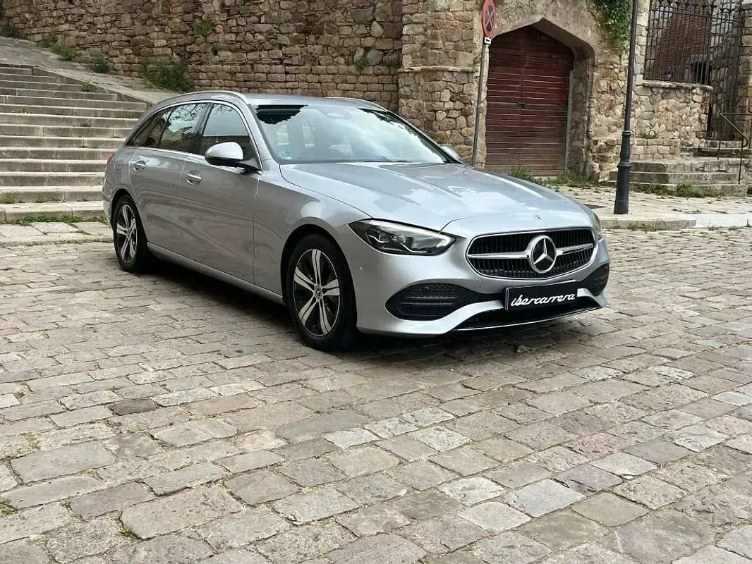 Usado Mercedes C200 204 CV (150 kW) 2023 Plateado Familiar