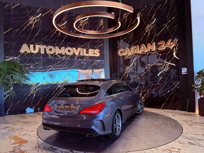 Usado Mercedes CLA200 Shooting Brake AMG line 136 CV (100 kW) 2015 Gris / plata Familiar