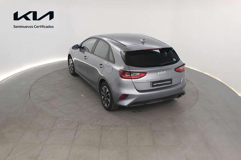Usado Kia Ceed 101 CV (74 kW) 2025 Gris Utilitario