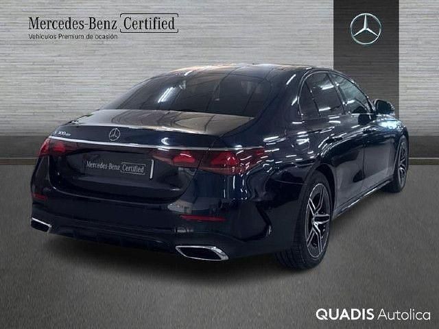 Usado Mercedes E300 AMG line 313 CV (230 kW) 2025 Azul náutico