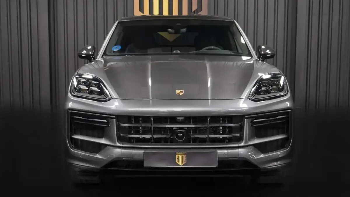 Usado Porsche Cayenne Turbo E-Hybrid 740 CV (544 kW) 2024 Gris SUV