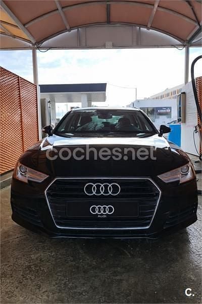 Usado Audi A4 150 CV (110 kW) 2018 Negro Familiar