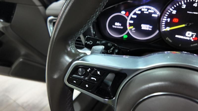 Usado Porsche Panamera Executive 462 CV (339 kW) 2020 Gris / plata Utilitario