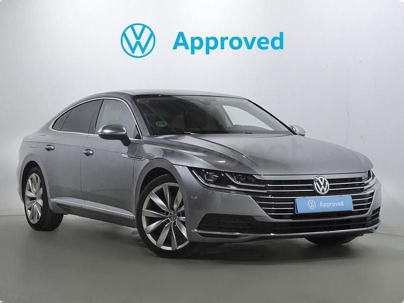 Usado VW Arteon Elegance 150 CV (110 kW) 2019 Gris / plata Utilitario