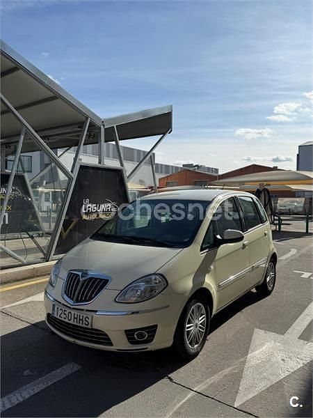 Amarillo Usado 2011 Lancia Musa Monovolumen | 3990 € - Imagen 1/4