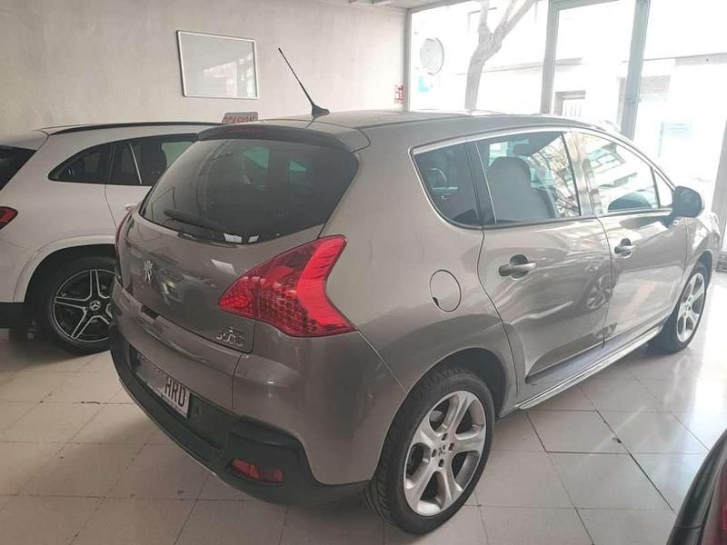 Usado Peugeot 3008 Style 114 CV (83 kW) 2013 Gris Familiar