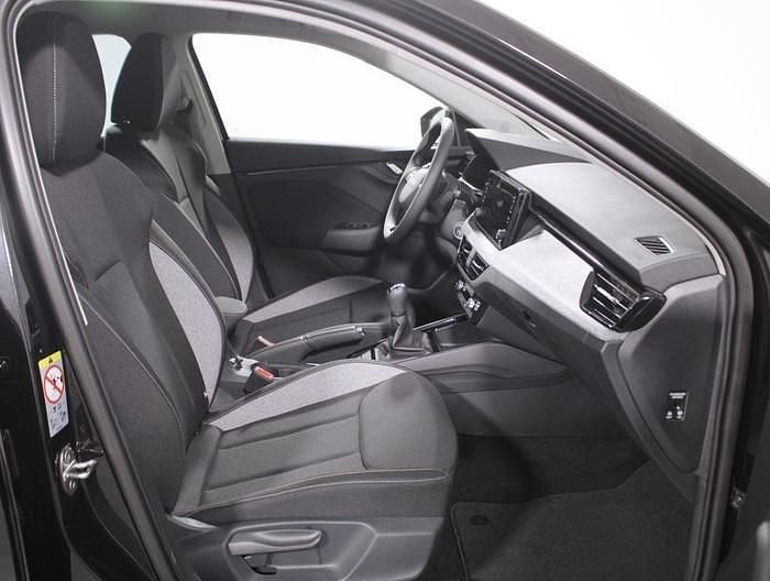 Usado Skoda Scala Selection 115 CV (84 kW) 2025 Negro Utilitario