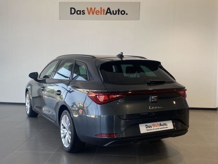 Gris Usado 2024 Seat Leon ST Style Familiar | 24.490 € (Precio justo) - Imagen 1/4