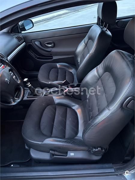 Usado Peugeot 406 Coupe 136 CV (100 kW) 2003 Gris / plata Coupe
