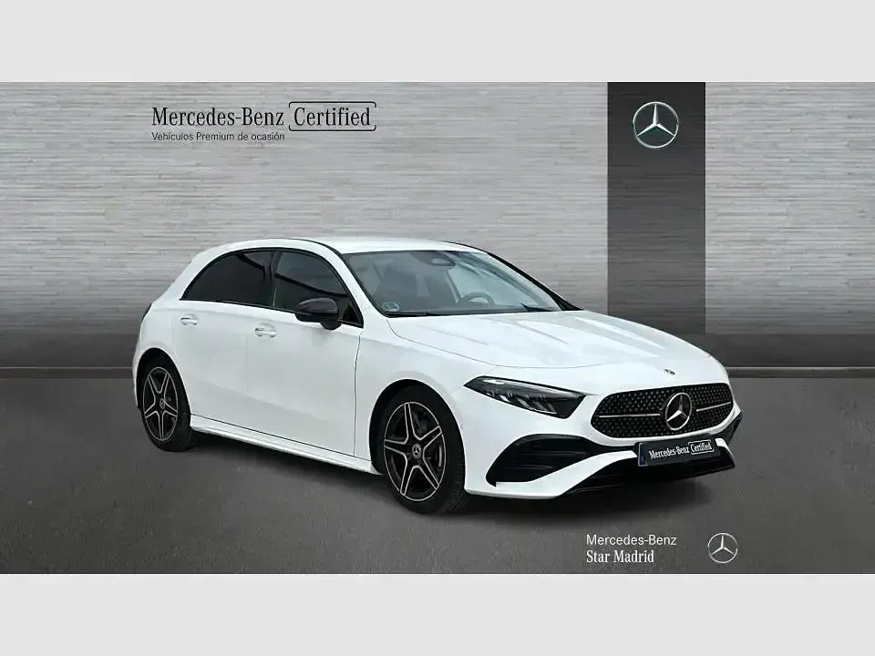 Usado Mercedes A180 136 CV (100 kW) 2025 Blanco Berlina