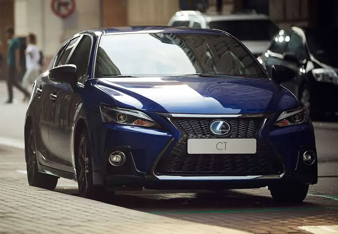 Usado Lexus CT200h Executive Line 136 CV (100 kW) 2014 Negro Utilitario