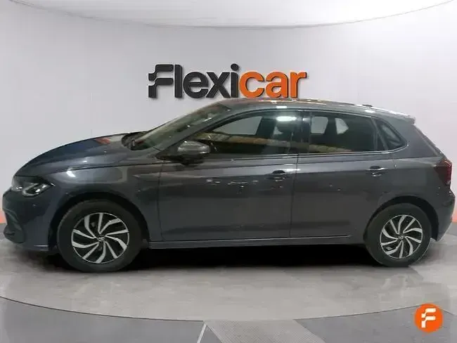 Usado VW Polo Life 95 CV (69 kW) 2022 Gris / plata Utilitario