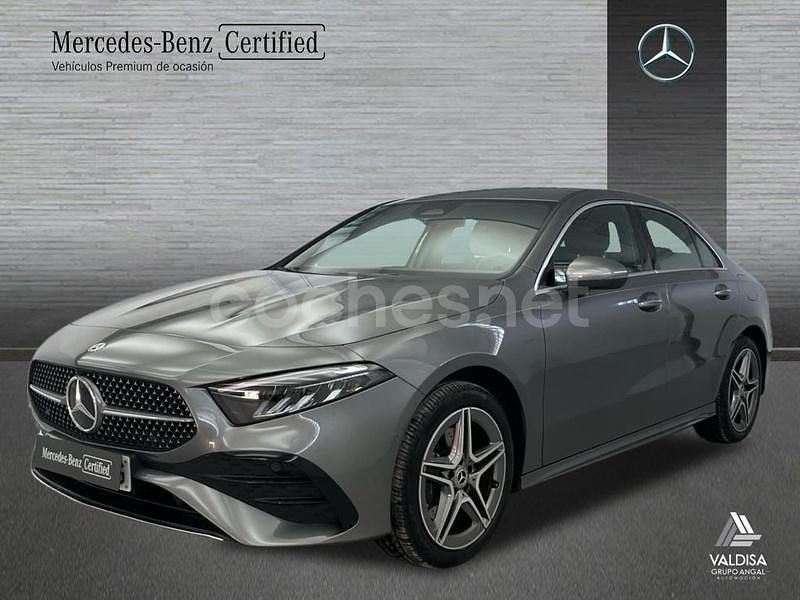 Gris / plata Usado 2024 Mercedes A250 Berlina | 39.900 € (Caro) - Imagen 1/4