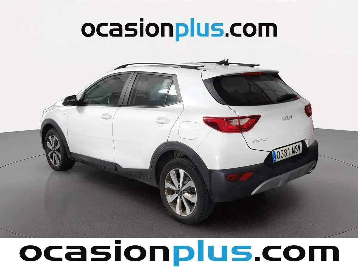 Usado Kia Stonic 100 CV (73 kW) 2024 Blanco SUV