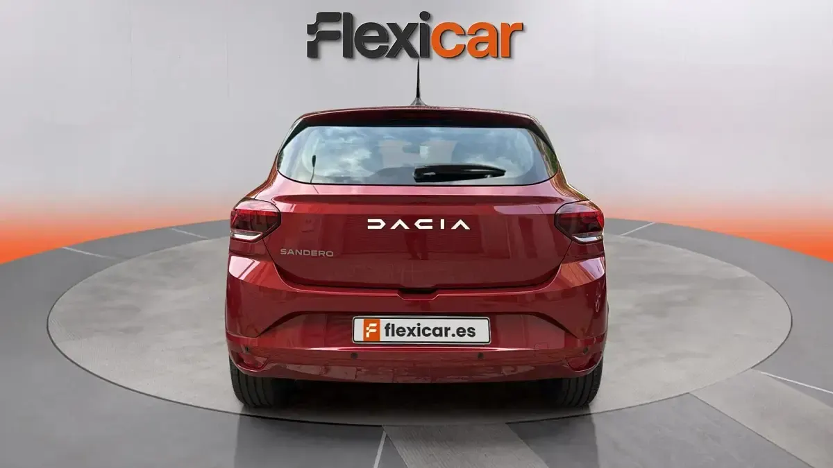 Usado Dacia Sandero Expression 101 CV (74 kW) 2023 Rojo Berlina