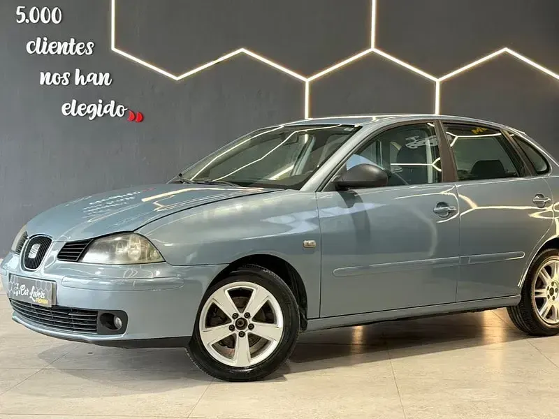 Begagnad Seat Ibiza 70 HK (51 kW) 2006 Grå Halvkombi