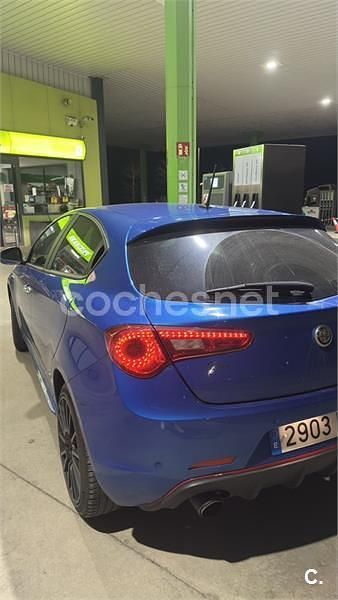 Usado Alfa Romeo Giulietta 120 CV (88 kW) 2018 Azul Utilitario