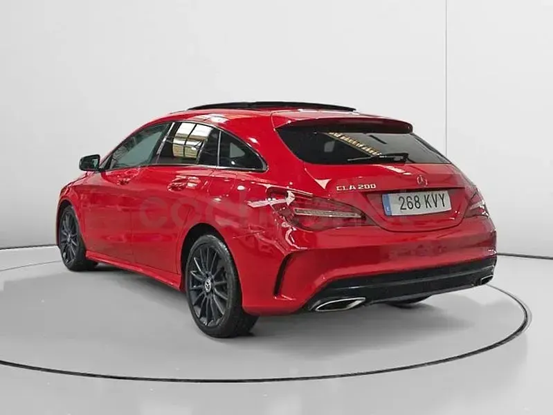 Usado Mercedes CLA200 Shooting Brake 163 CV (119 kW) 2019 Rojo Familiar