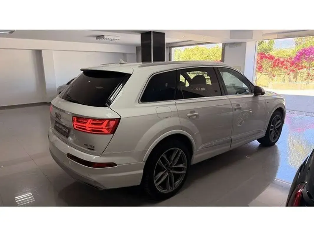 Usado Audi Q7 S-Line 231 CV (169 kW) 2019 Blanco SUV
