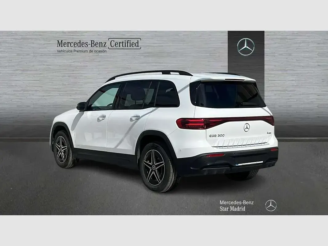 Usado Mercedes EQB300 167 kW (228 CV) 2025 Blanco SUV