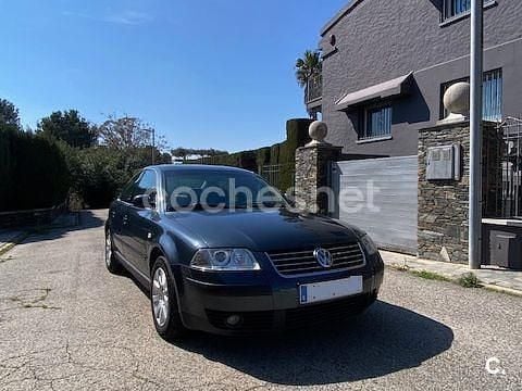 Usado VW Passat Highline 130 CV (95 kW) 2002 Azul Berlina